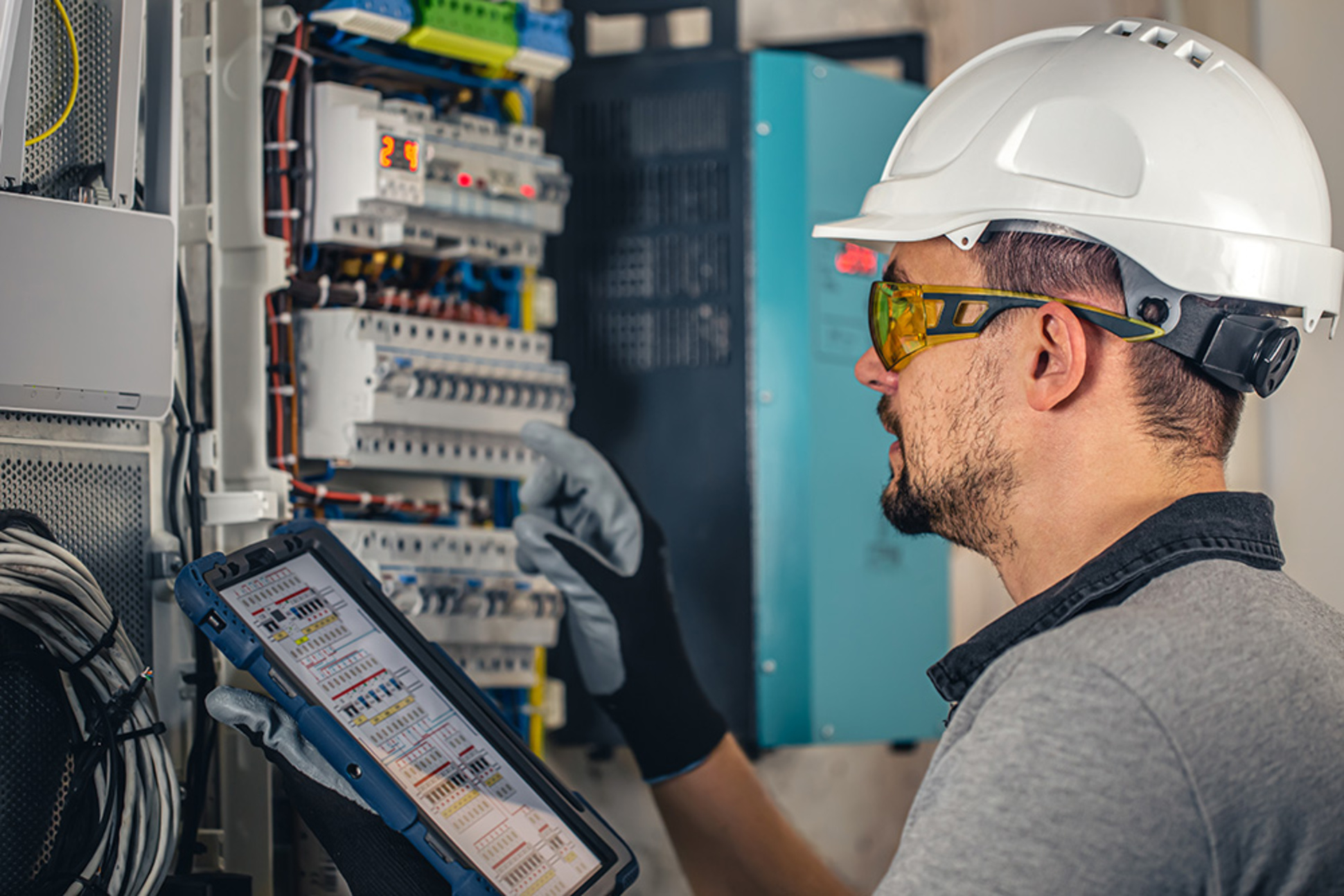 Industrie & Gewerbe bei Hummelektro in Römhild OT Gleichamberg